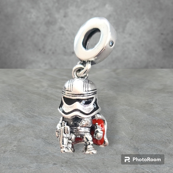 BOGO! Bundle to get the discount!! 925 Silver Captain Phasma Charm - Picture 2 of 3